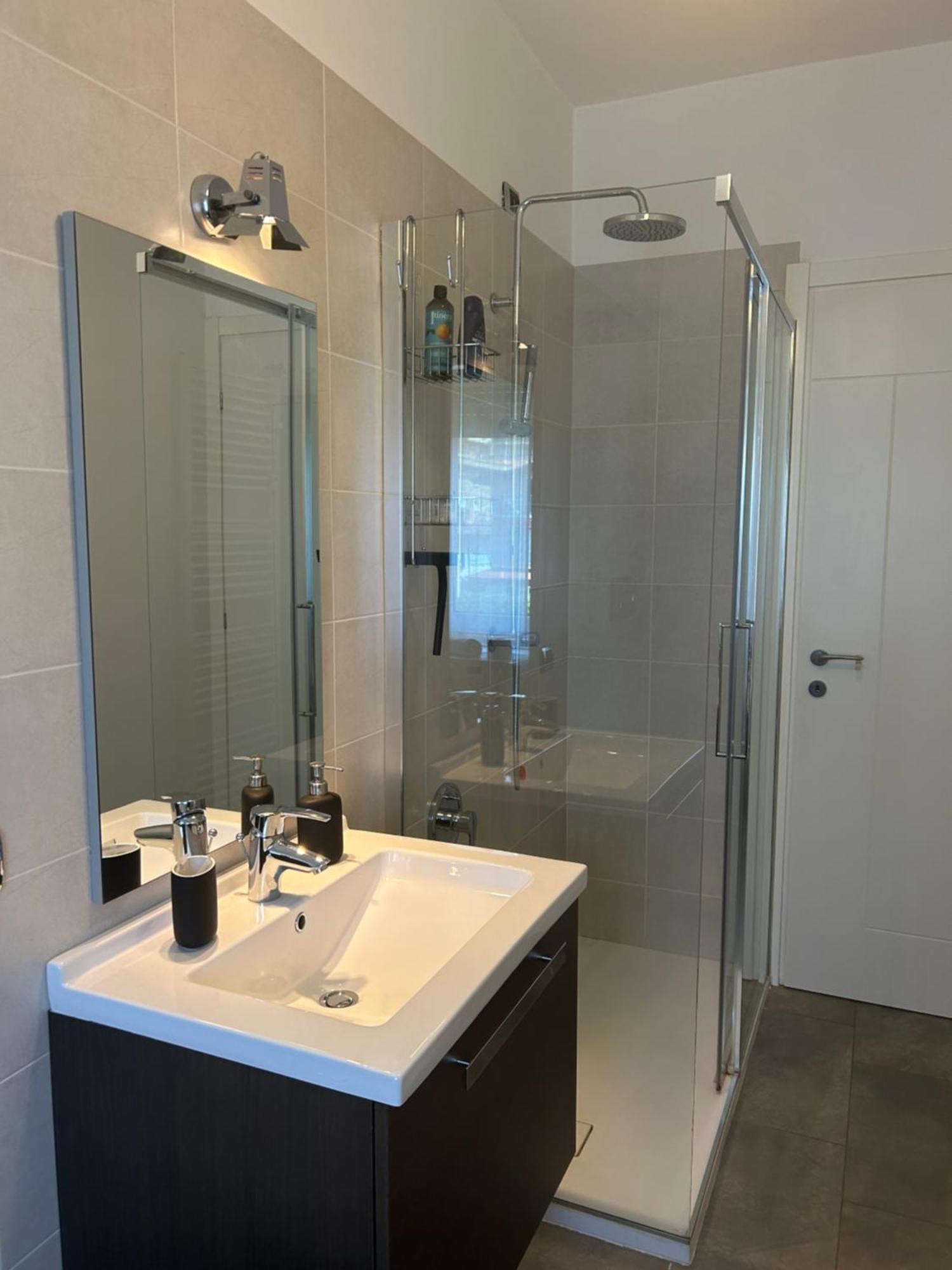 Comfortable Apartment In The Heart Of Lecco Eksteriør bilde