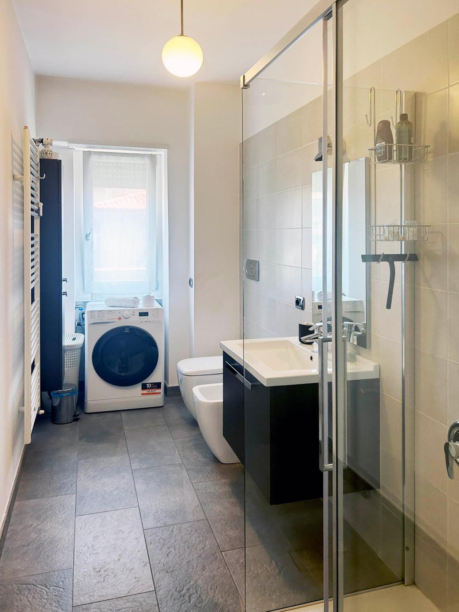 Comfortable Apartment In The Heart Of Lecco Eksteriør bilde