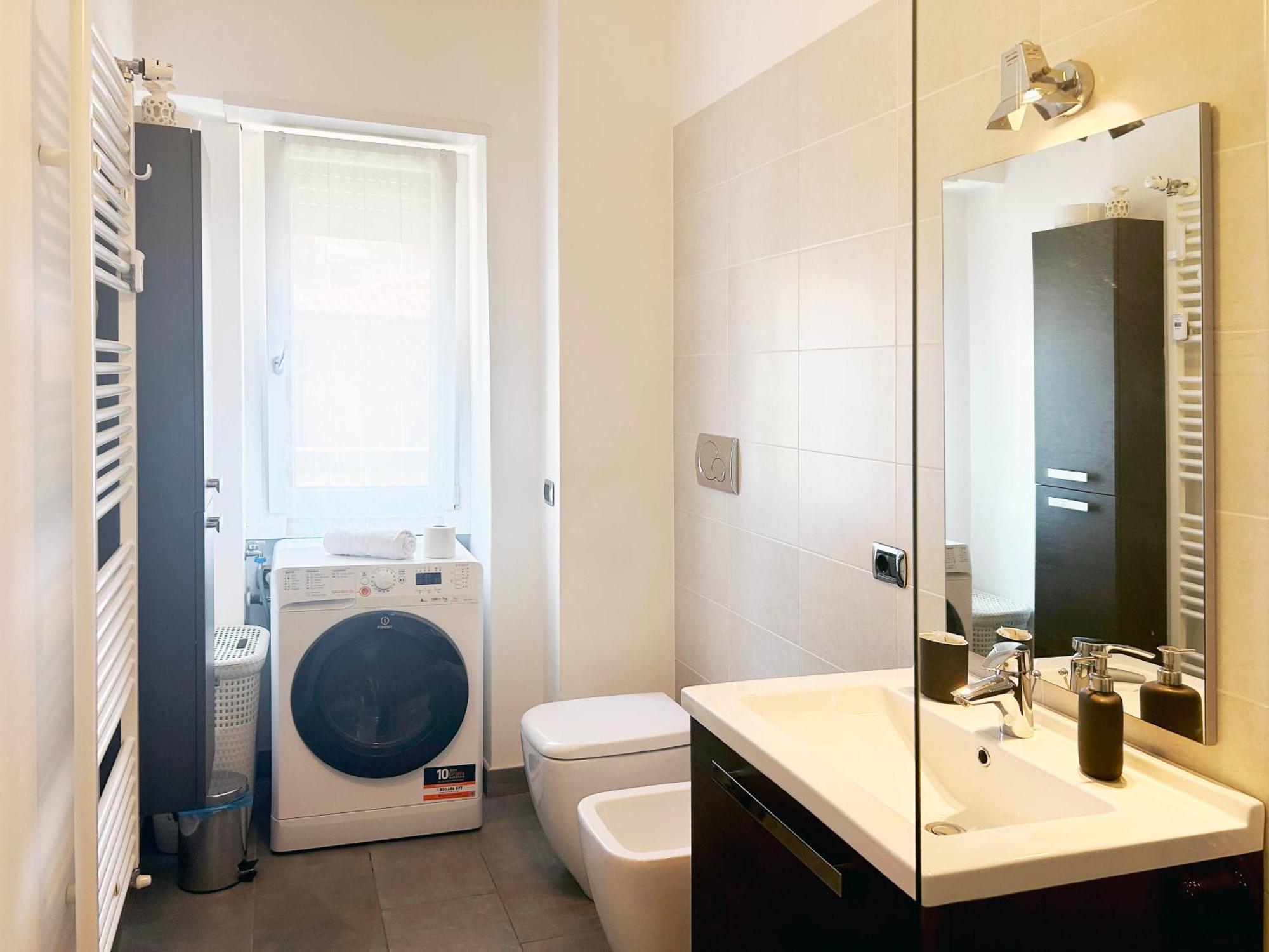 Comfortable Apartment In The Heart Of Lecco Eksteriør bilde